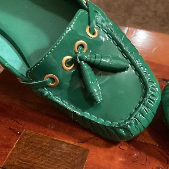 MICHAEL KORS GREEN LOAFERS. SIZE 6. THIS GREEN💚💚 NWOT - Picture 10 of 11